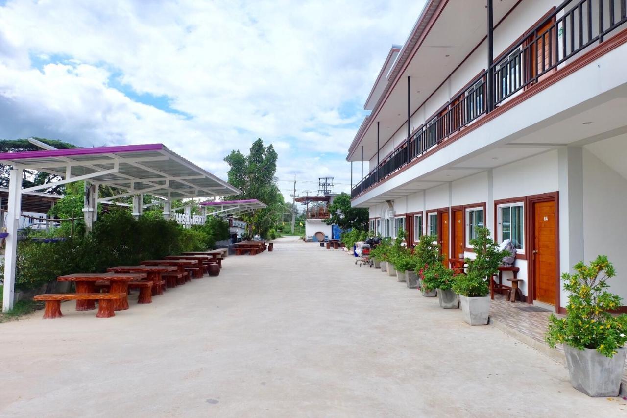 Baan Krutoom Hotel Chiangkhan Chiang Khan Exteriör bild